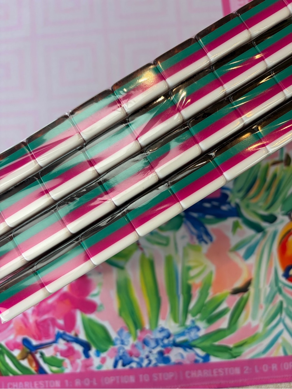 Vibrant π π΄ Jungle Theme π€π©΅π©· Mahjong Tiles, Tile Bag, Dish & DiceποΈ - Picture 9 of 9